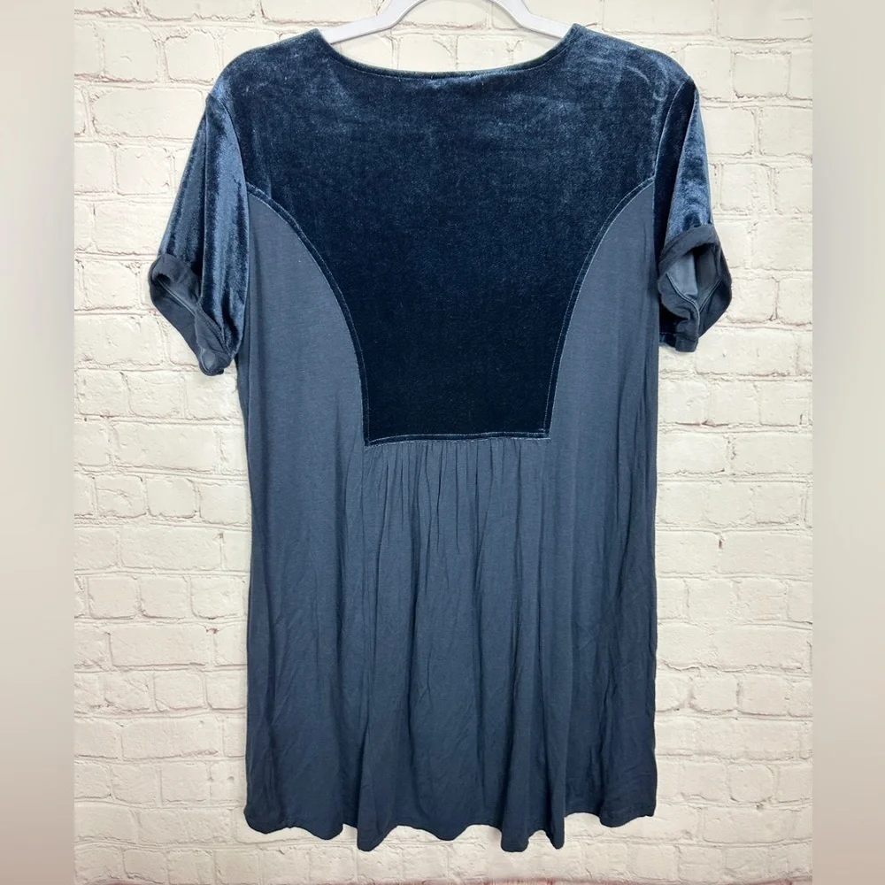 Hannah blue velour
